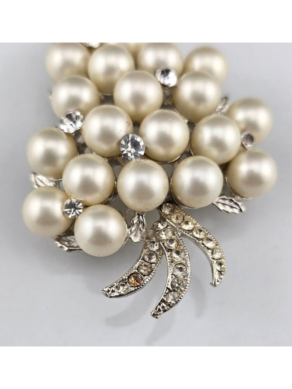 Vintage Pearl & Rhinestone Christmas Tree Brooch Pin Silver Tone READ - Picture 4 of 6